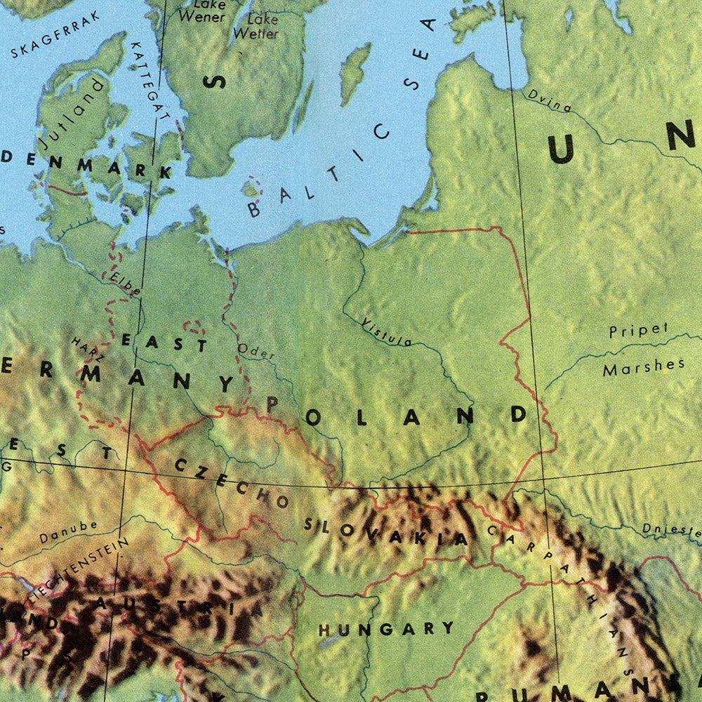Alte Schattenerleichterungskarte von Europa von Debenham, 1958: Detaillierte physische Karte, politische Grenzen, Gebirgszüge 