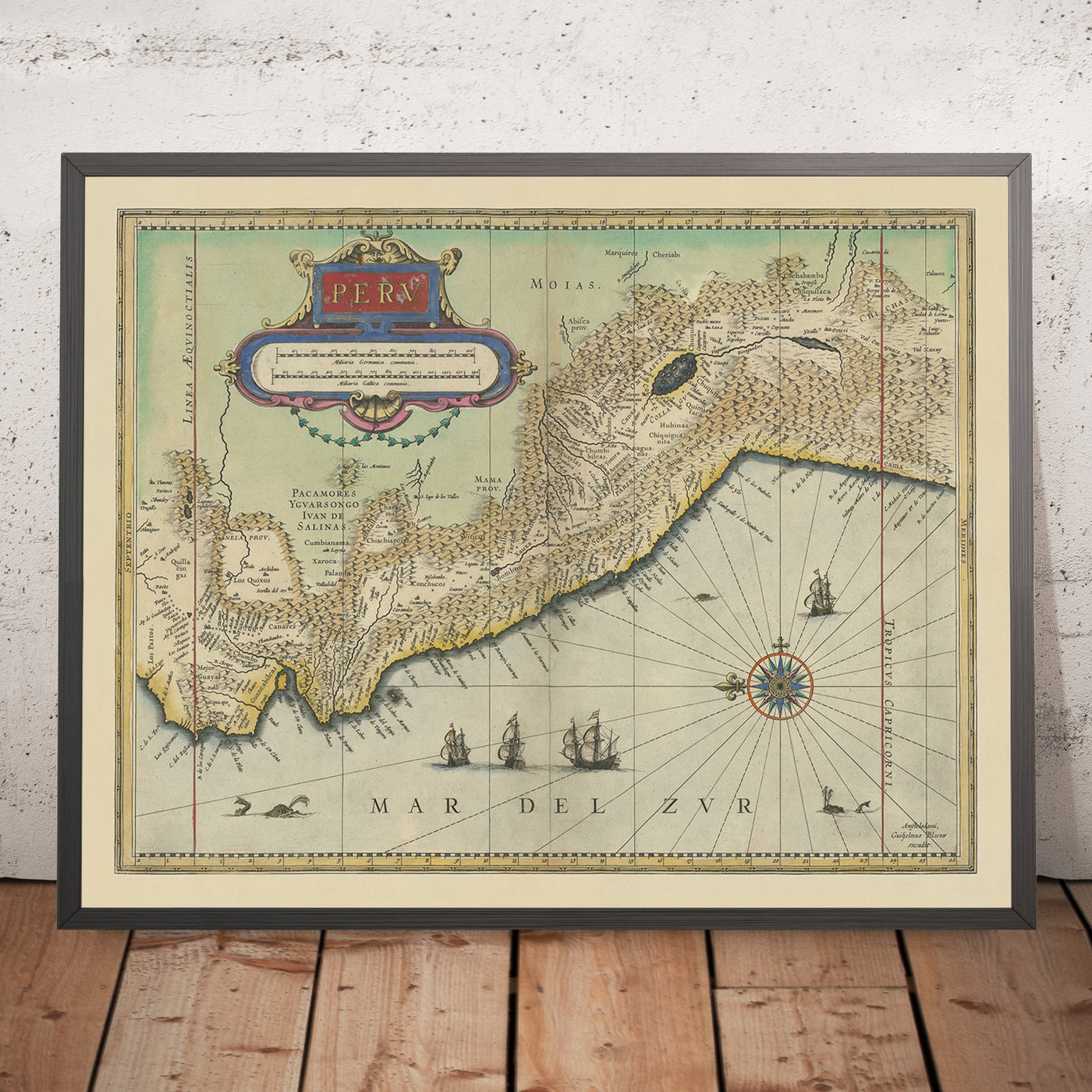 Ancienne carte du Pérou par Blaeu, 1630 : Lima, Andes, monstres marins, rose des vents, cartouche décorative