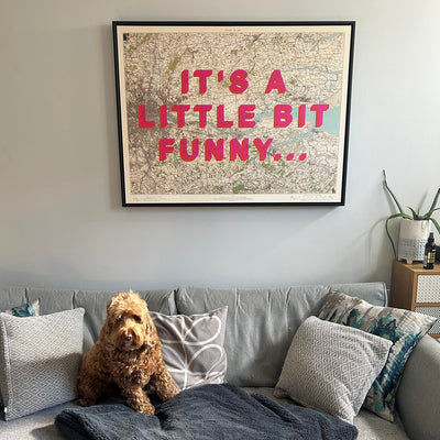 Mapa de Arte Pop Personalizado: Arte de Palabras Estilo Serigrafía 