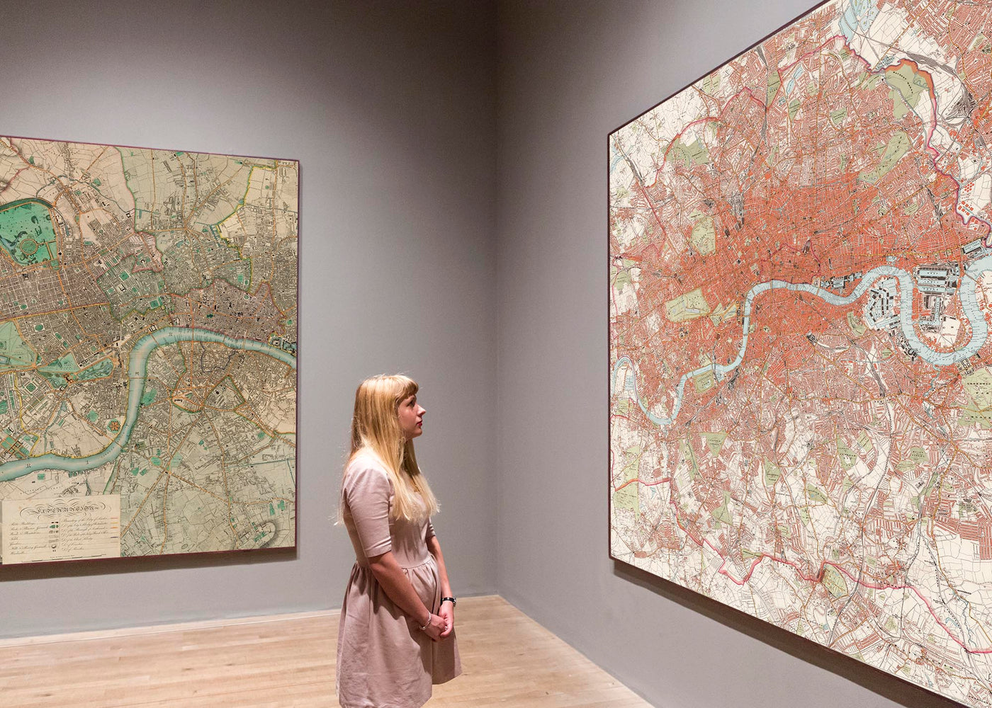 Grande carte murale de Londres par Stanford, 1905 : tableau victorien de couleur rouge 
