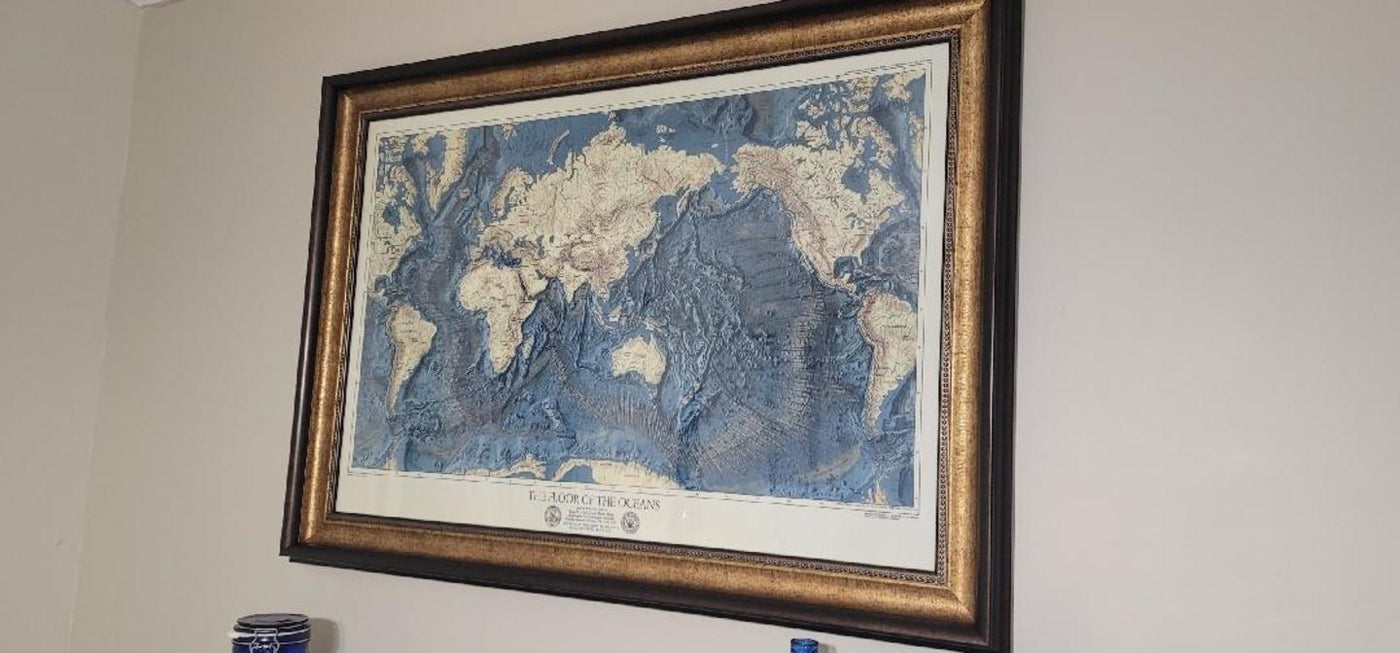 Rare carte ancienne du plancher océanique et du relief terrestre réalisée par l'US Navy en 1976 - Europe, Afrique, Amériques, Antarctique, Australie