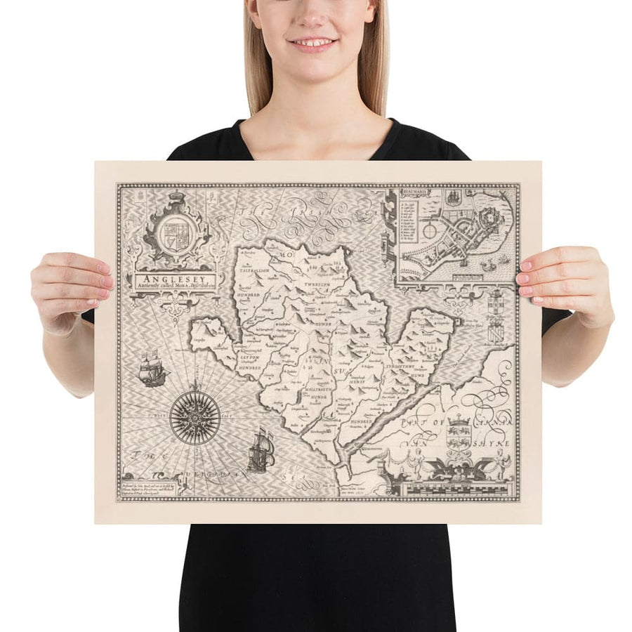 Old Monochrome Carte of Anglesey, Pays de Galles, 1611 par John Speed ​​- Holyhead, Llanfairpwllgwyngyll, Bangor